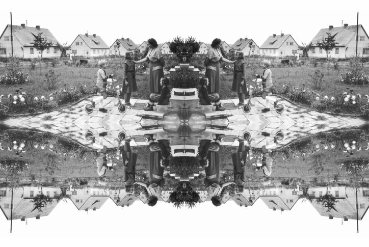 <i>Neubaufamilie</i> Tapeten Grundmotiv / Fotografie, 120 x 150 cm