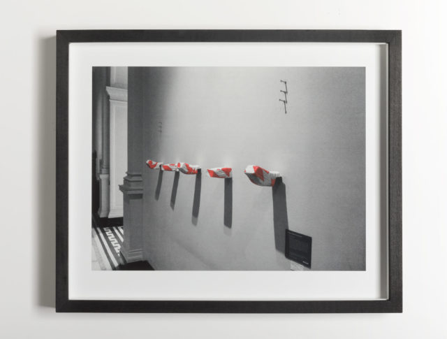 <i>V&A cycle (mounting group)</i><br>Image size: 22,0 x 16,5 cm<br>Frame Size: 26,0 x 21,0 cm