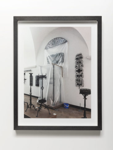 <i>V&A cycle (encounter)</i><br>Image size: 19,5 x 26,3 cm<br>Frame Size: 23,5 x 30,7 cm